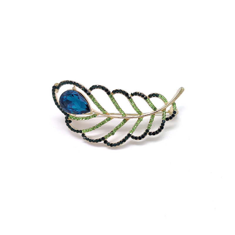 Vintage Fashion Vogue - PD BROOCH Spring 2023 Vogue New
