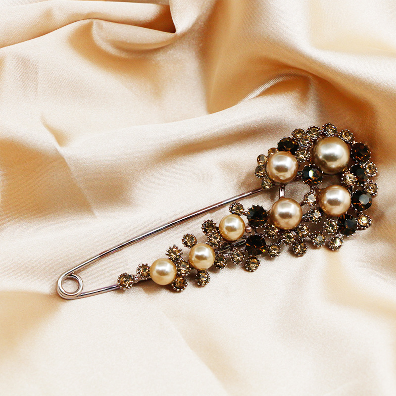 New Vintage  Rhinestone Large  - Vintage Fashion Postcards recension och pris