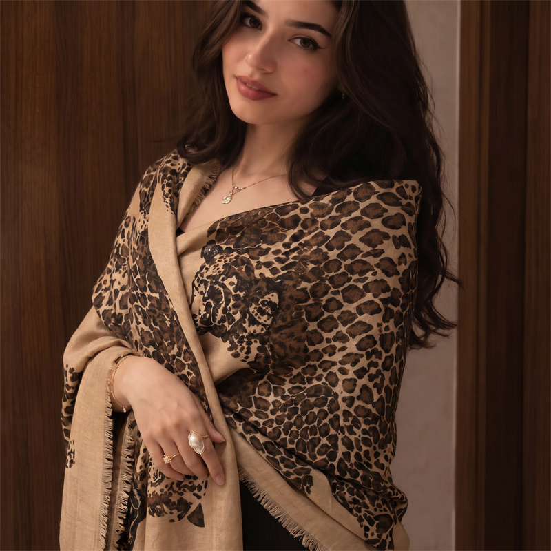 Vintage Leopard Print Hijab an - Vintage Women Fashion recension och pris