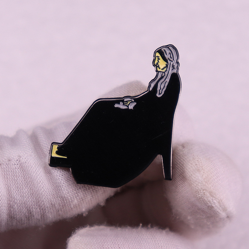 Hard Enamel Pins Classic Art B - Vintage Fashion Illustration recension och pris