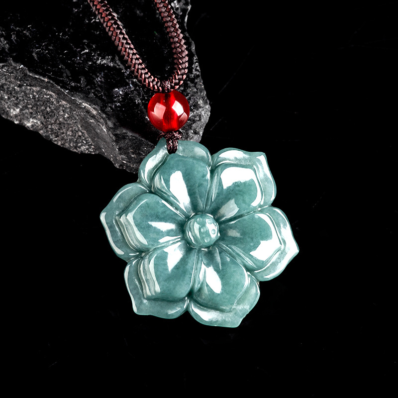 Burmese Jadeite Flower Pendant - Vintage Fashion Necklace recension och pris