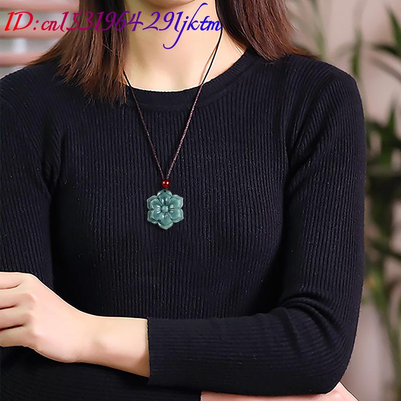 Burmese Jadeite Flower Pendant - Vintage Fashion Necklace recension och pris