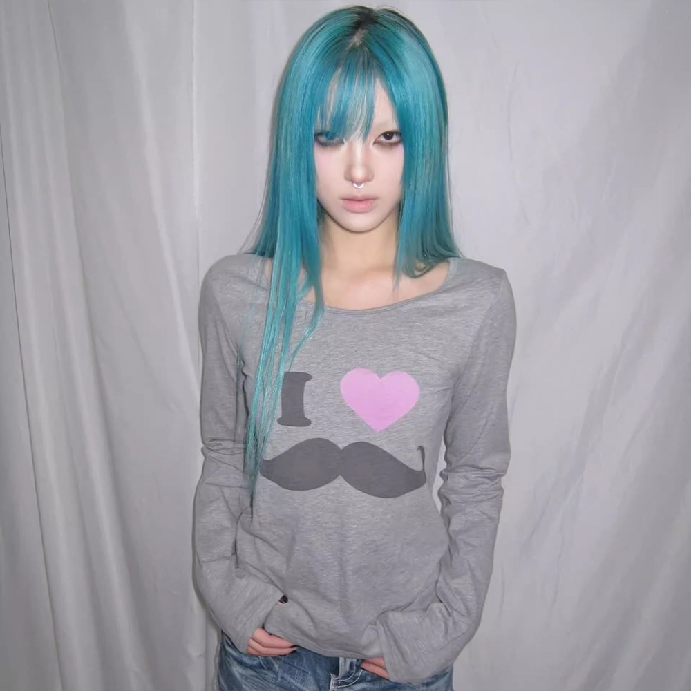 Japanese Y2K Beard Print T-Shi - Vintage Victorian Fashion recension och pris