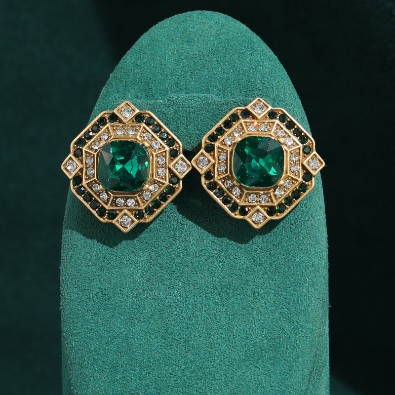 Vintage Square Emerald Crystal - Vintage Fashion Jewelry Brands recension och pris