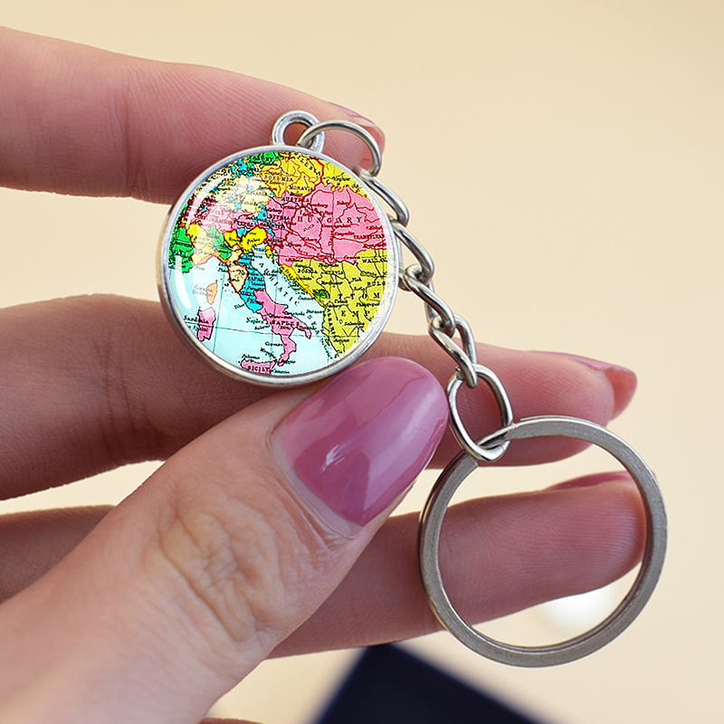 European Countries Map Keychai - Vintage Fashion Illustration recension och pris