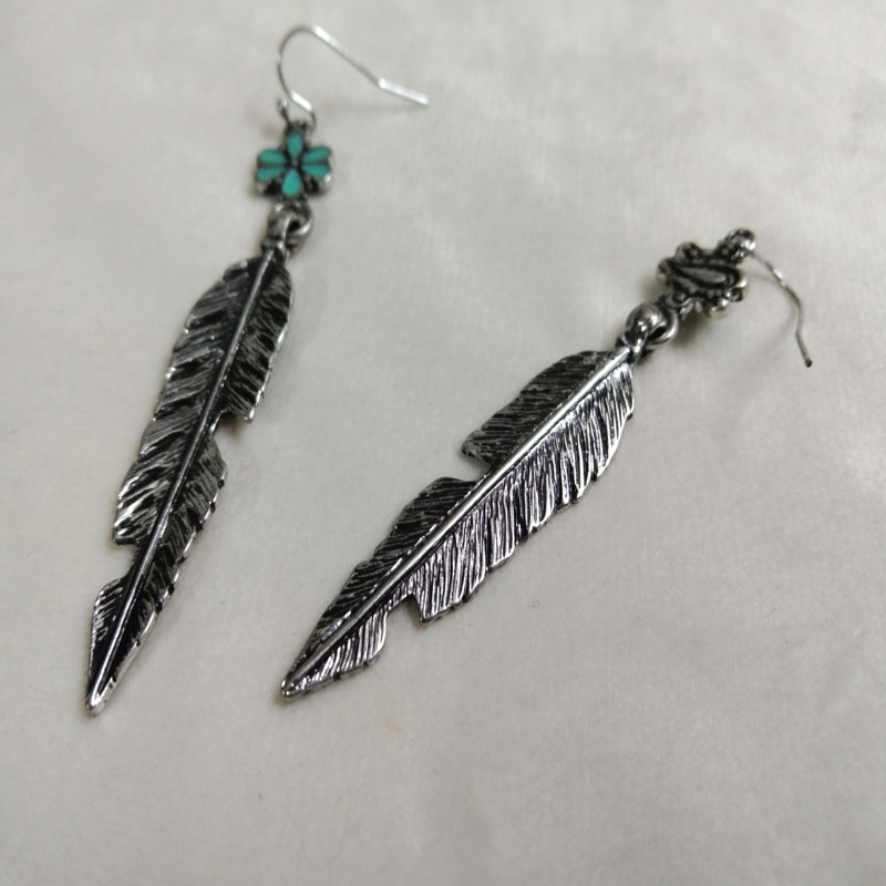 Antique Silver Feather Drop Ea - Vintage Fashion Jewelry Brands recension och pris