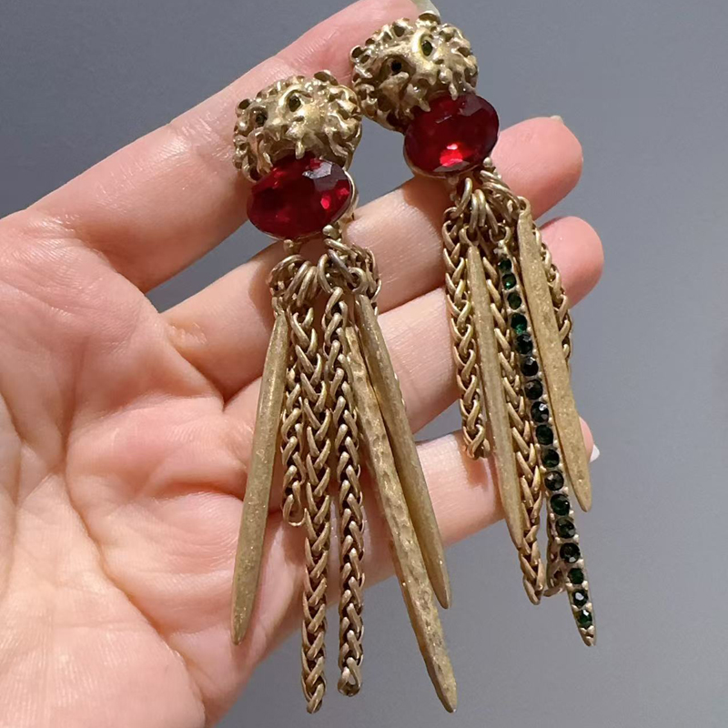 Vintage Lion Head Red Treasure - Vintage Fashion Jewelry Brands recension och pris