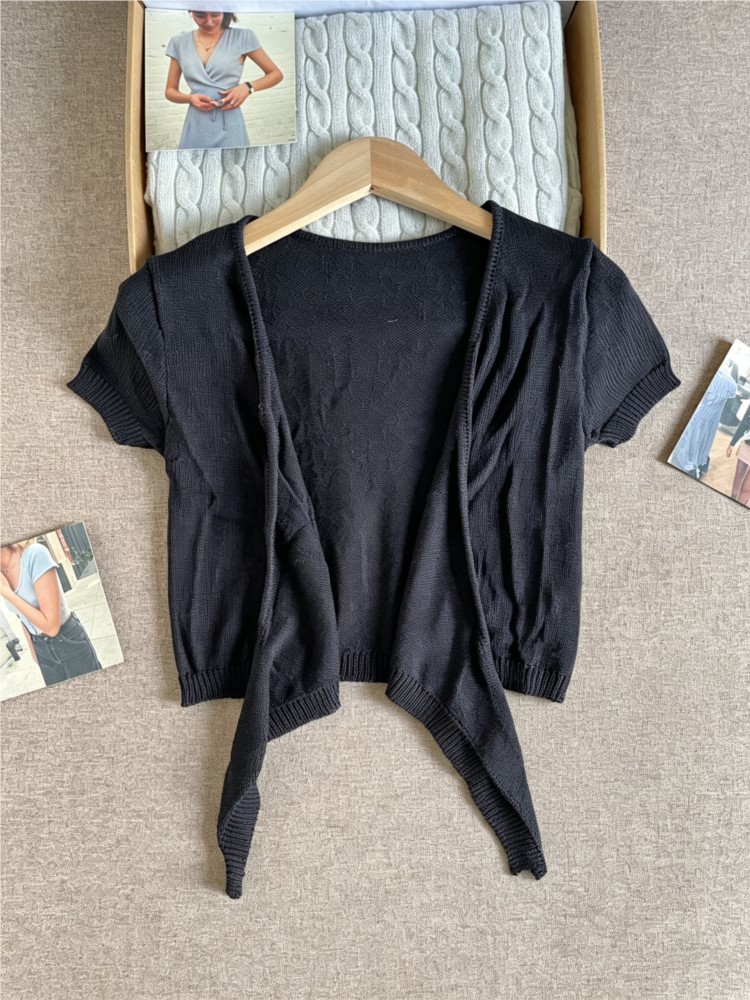 Black Cropped Lace-up Cardigan - Crop Cardigan Vintage recension och pris